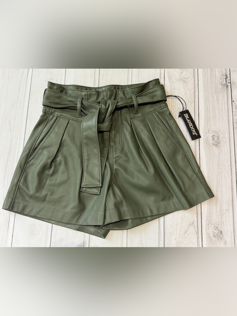 New BlankNYC Maybell high rise paper bag faux leather olive green shorts. 24